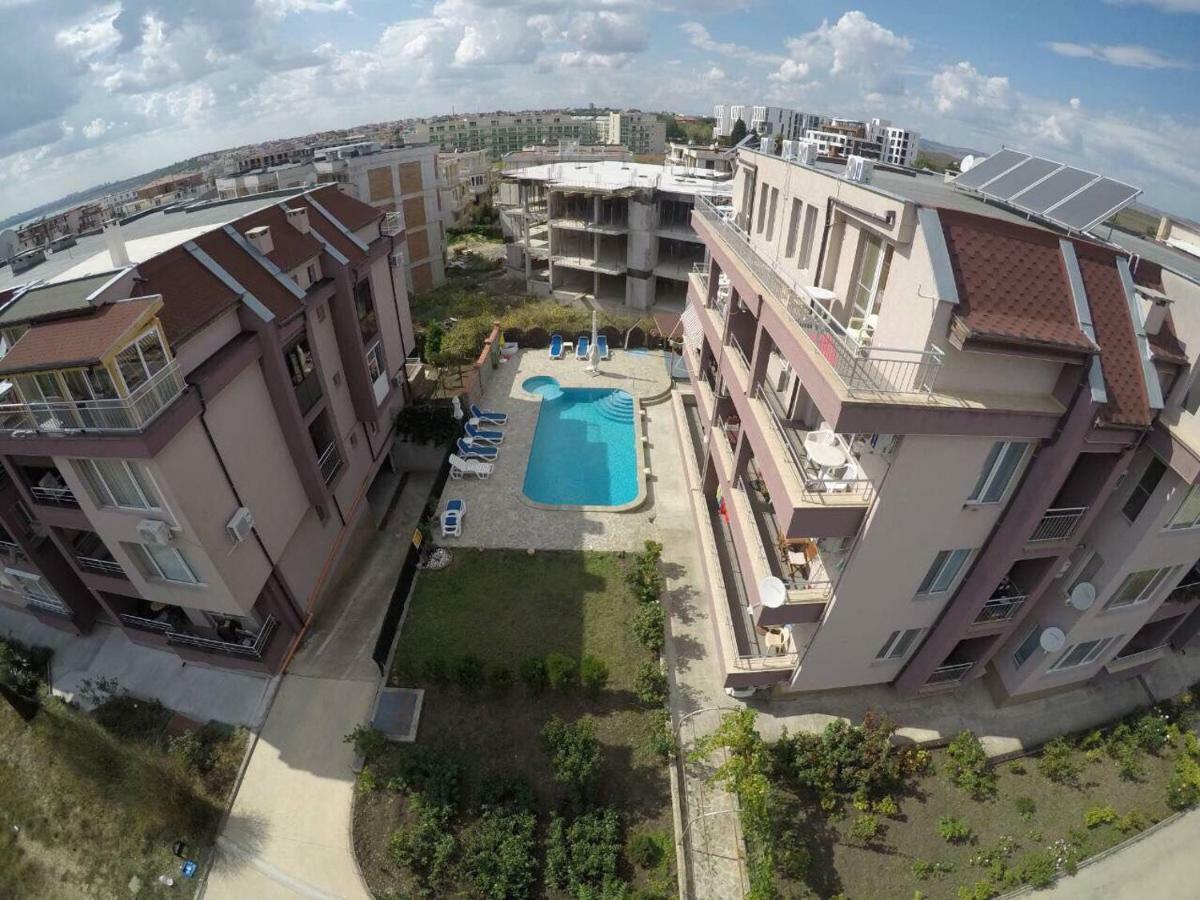 Anfid Apartments Burgas Bagian luar foto